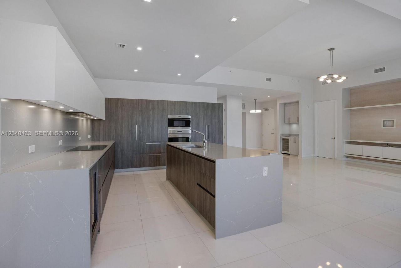 275 Giralda Ave, Unit 6C, Coral Gables, FL 33134 Photo