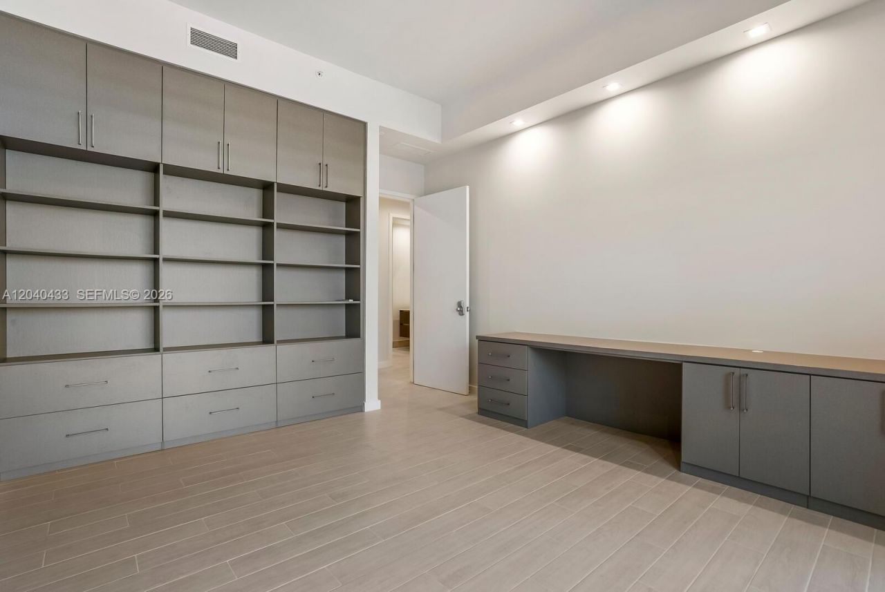 275 Giralda Ave, Unit 6C, Coral Gables, FL 33134 Photo