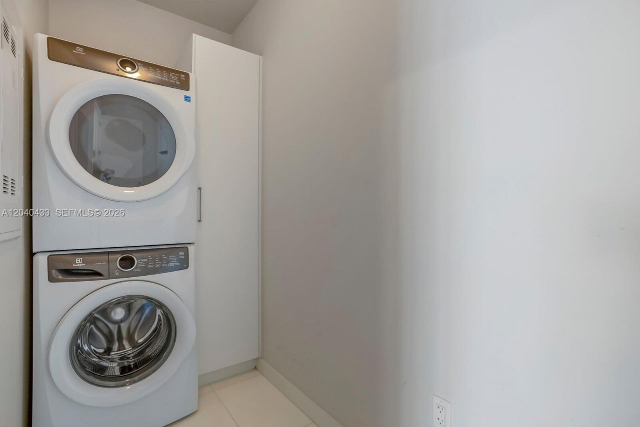 275 Giralda Ave, Unit 6C, Coral Gables, FL 33134 Photo
