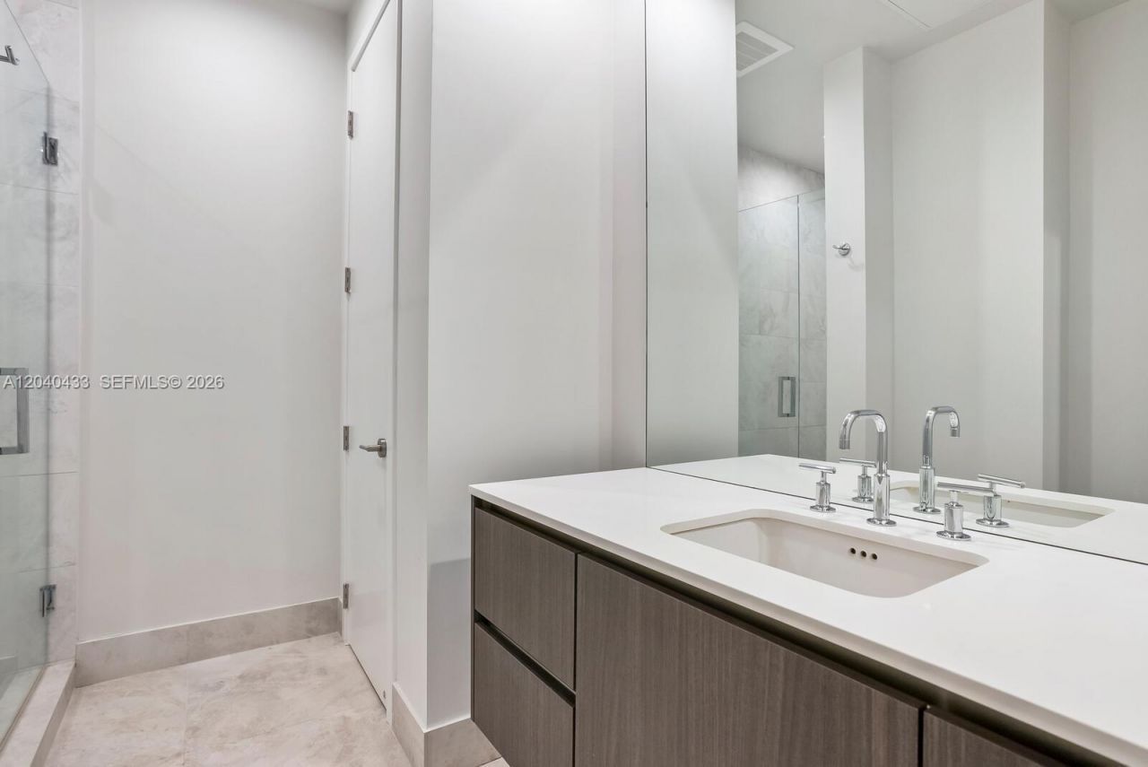 275 Giralda Ave, Unit 6C, Coral Gables, FL 33134 Photo