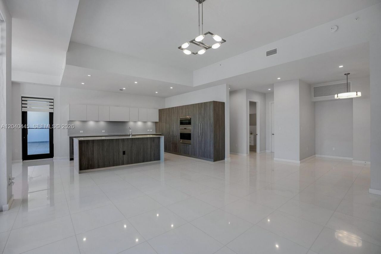 275 Giralda Ave , Unit 6C, Coral Gables, FL 33134 Photo