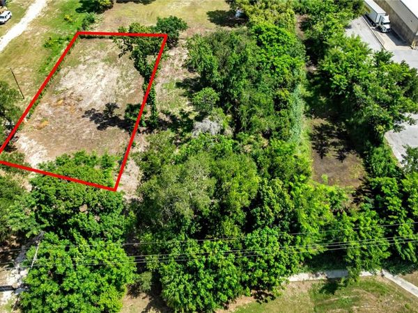 9924 ROCKHILL ROAD , THONOTOSASSA, FL 33592