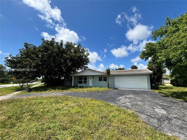 4300 NW 9th Ct , Coconut Creek, FL 33066