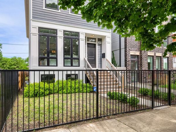 319 S Washtenaw Avenue , Chicago, IL 60612