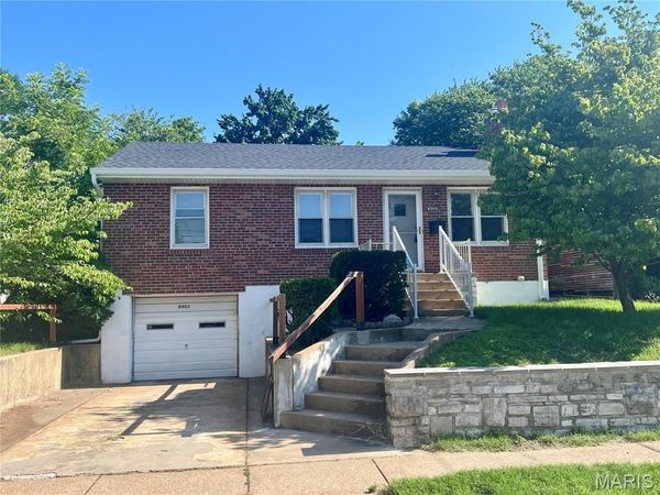 8903 Pine Avenue , St Louis, MO 63144