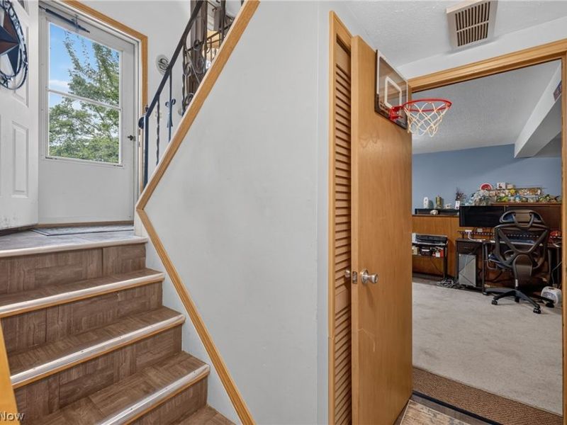 5415 Amherst Drive, Parma, OH 44129 Photo 16