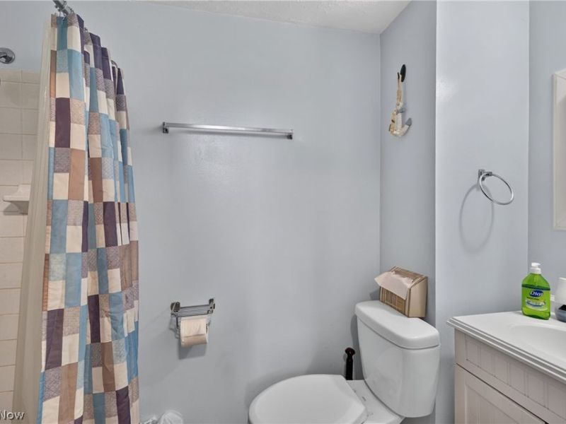 5415 Amherst Drive, Parma, OH 44129 Photo 28
