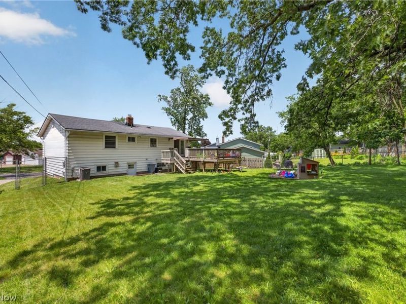 5415 Amherst Drive, Parma, OH 44129 Photo 4