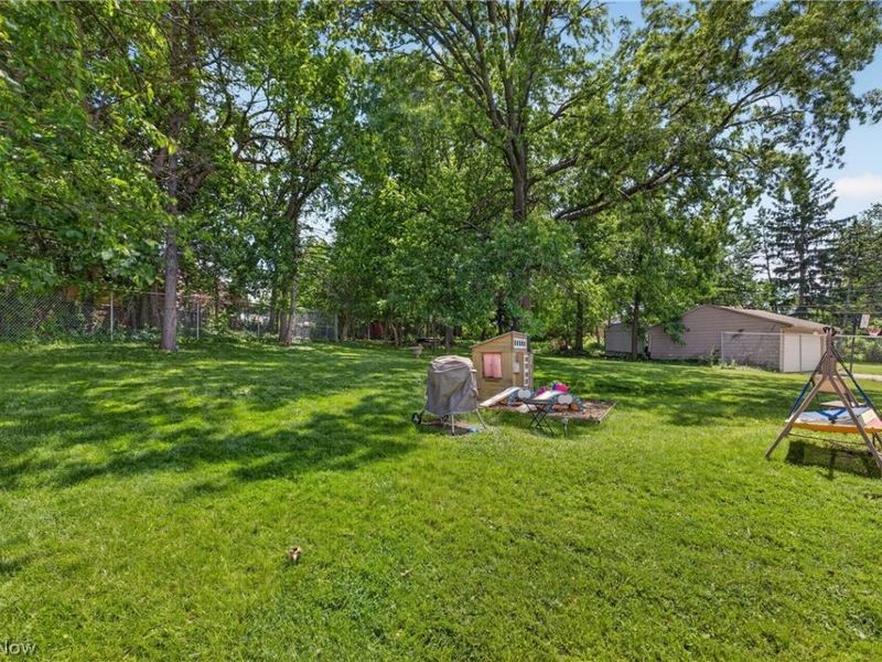 5415 Amherst Drive, Parma, OH 44129 Photo 6