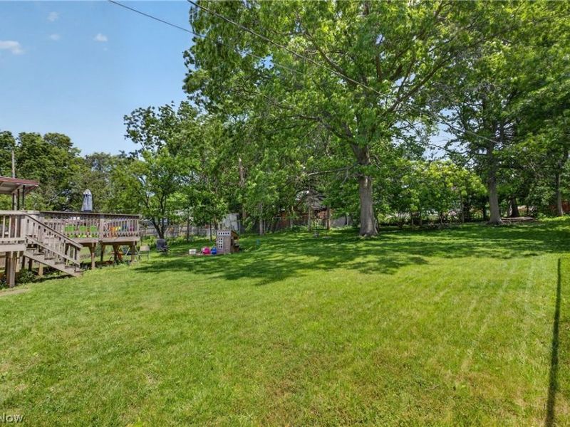 5415 Amherst Drive, Parma, OH 44129 Photo 7