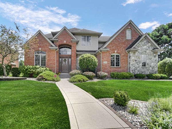 1129 Wellington Terrace, Schererville, IN 46375