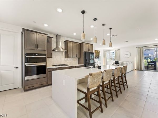 1537 Little Penguin Street , Las Vegas, NV 89138