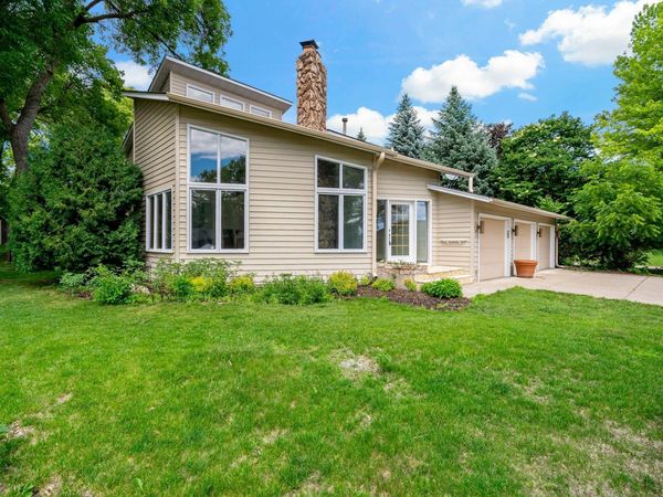 10300 27th Avenue N, Plymouth, MN 55441