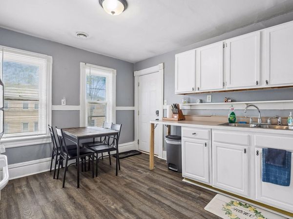 677 Sherburne Avenue , Saint Paul, MN 55104