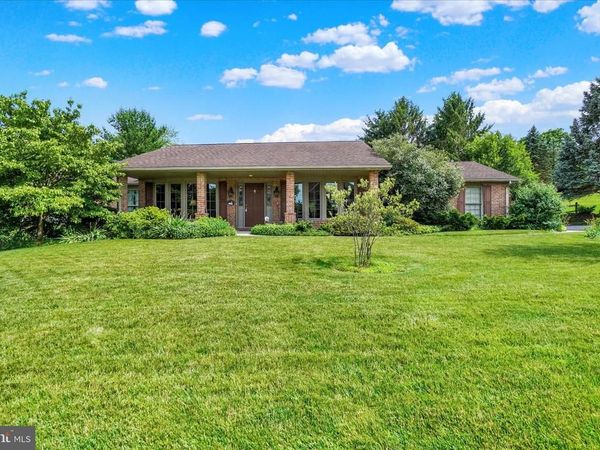 3558 CIMMERON ROAD , YORK, PA 17402