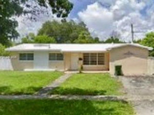 800 NW 76th Ave, Unit 800, Pembroke Pines, FL 33024