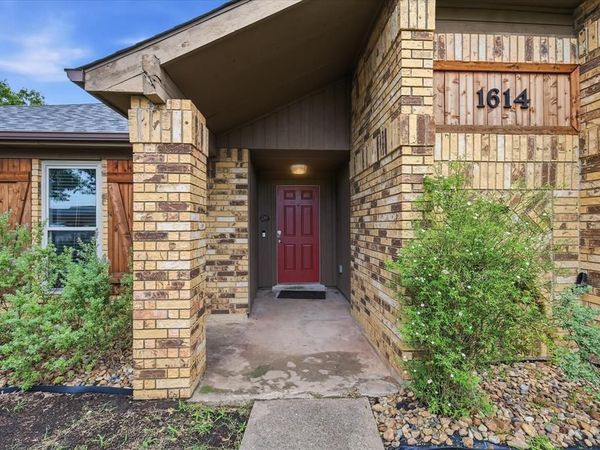 1614 Sunswept Terrace , Lewisville, TX 75077