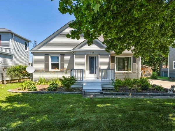 517 Gulf Road , Elyria, OH 44035