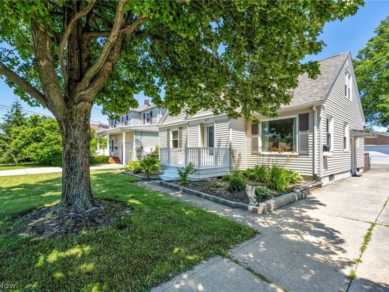 517 Gulf Road, Elyria, OH 44035 Photo 3