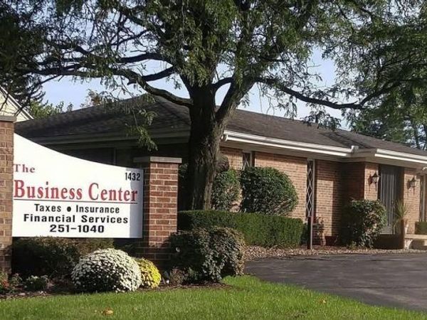 1432 Lincoln Way E, South Bend, IN 46613