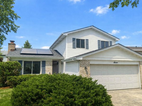 7 Blue Jay Court , Woodridge, IL 60517