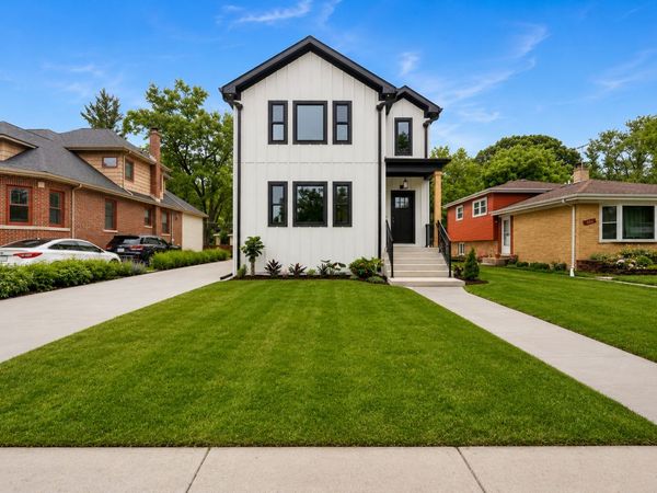 218 N Park Avenue , Lombard, IL 60148