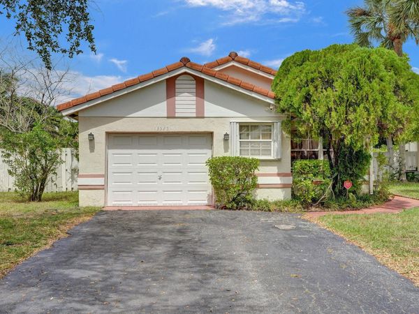 13525 NW 5th Court, Plantation, FL 33325