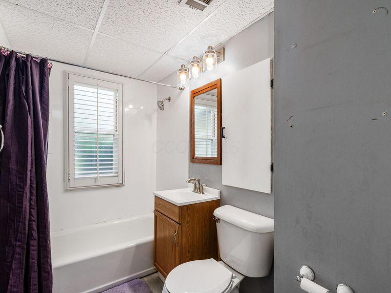 4513 Saint Ann Lane, Whitehall, OH 43213 Photo 14