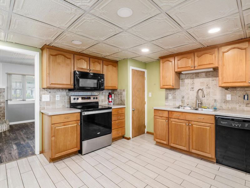 4513 Saint Ann Lane, Whitehall, OH 43213 Photo 5
