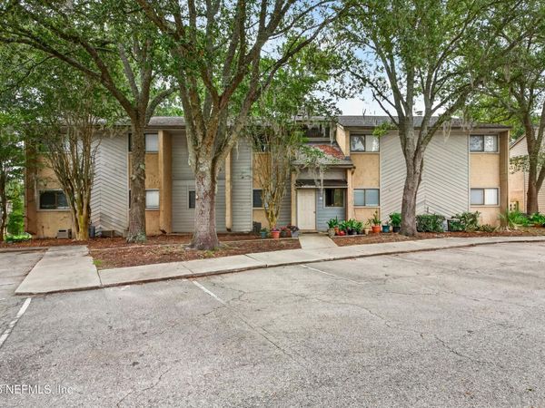 3801 CROWN POINT Road, Unit 2061, Jacksonville, FL 32257