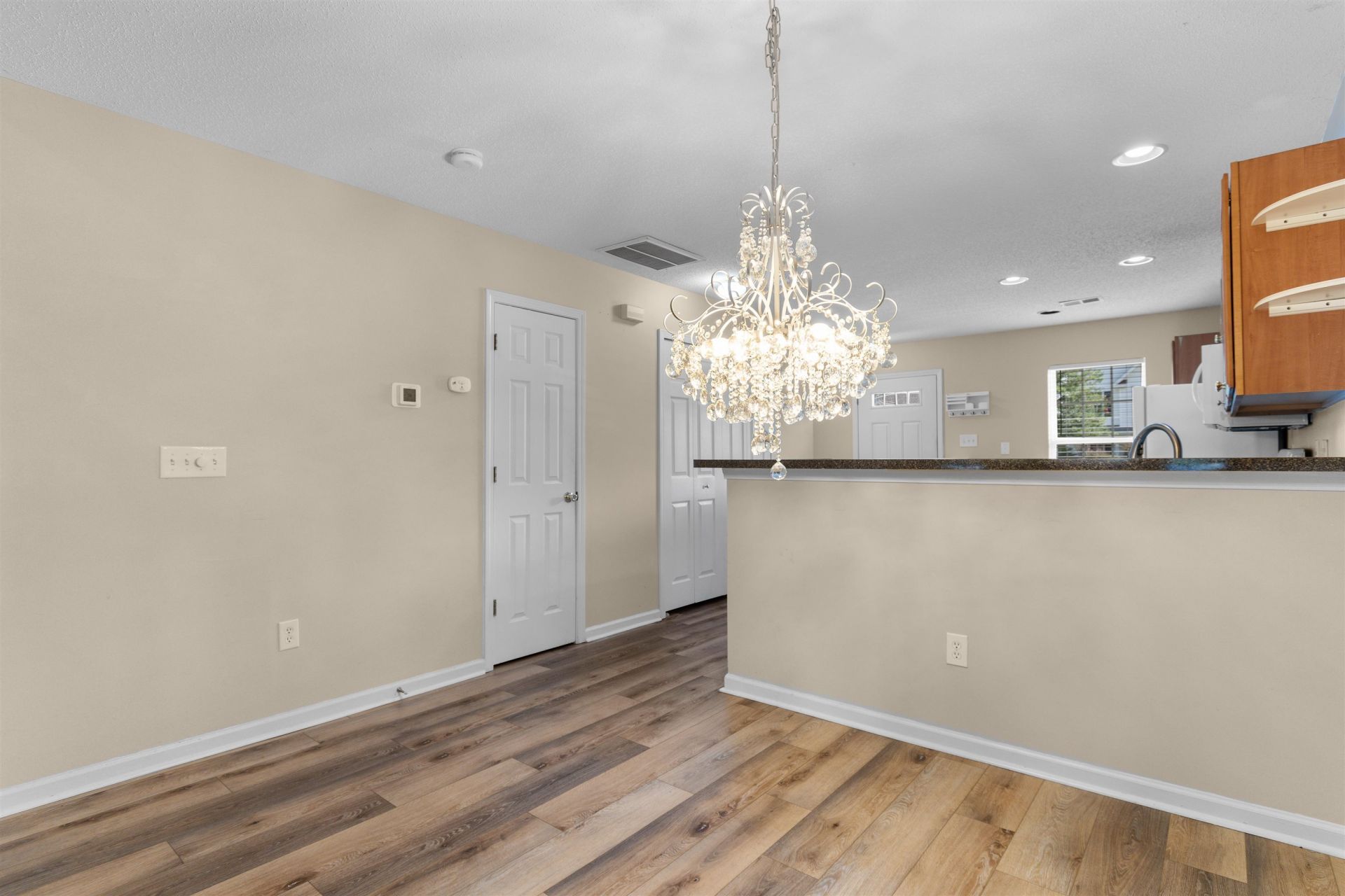 625 Riverward Dr. Photo 11