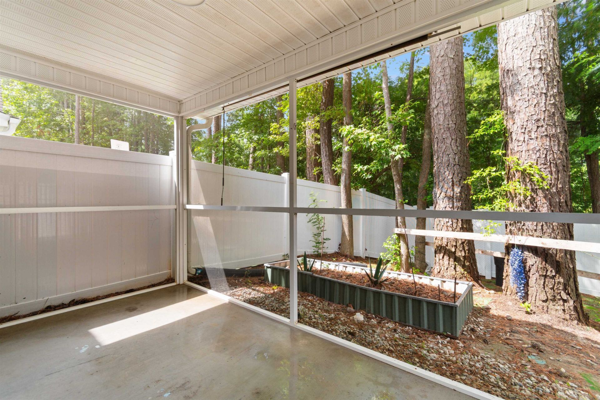 625 Riverward Dr. Photo 17