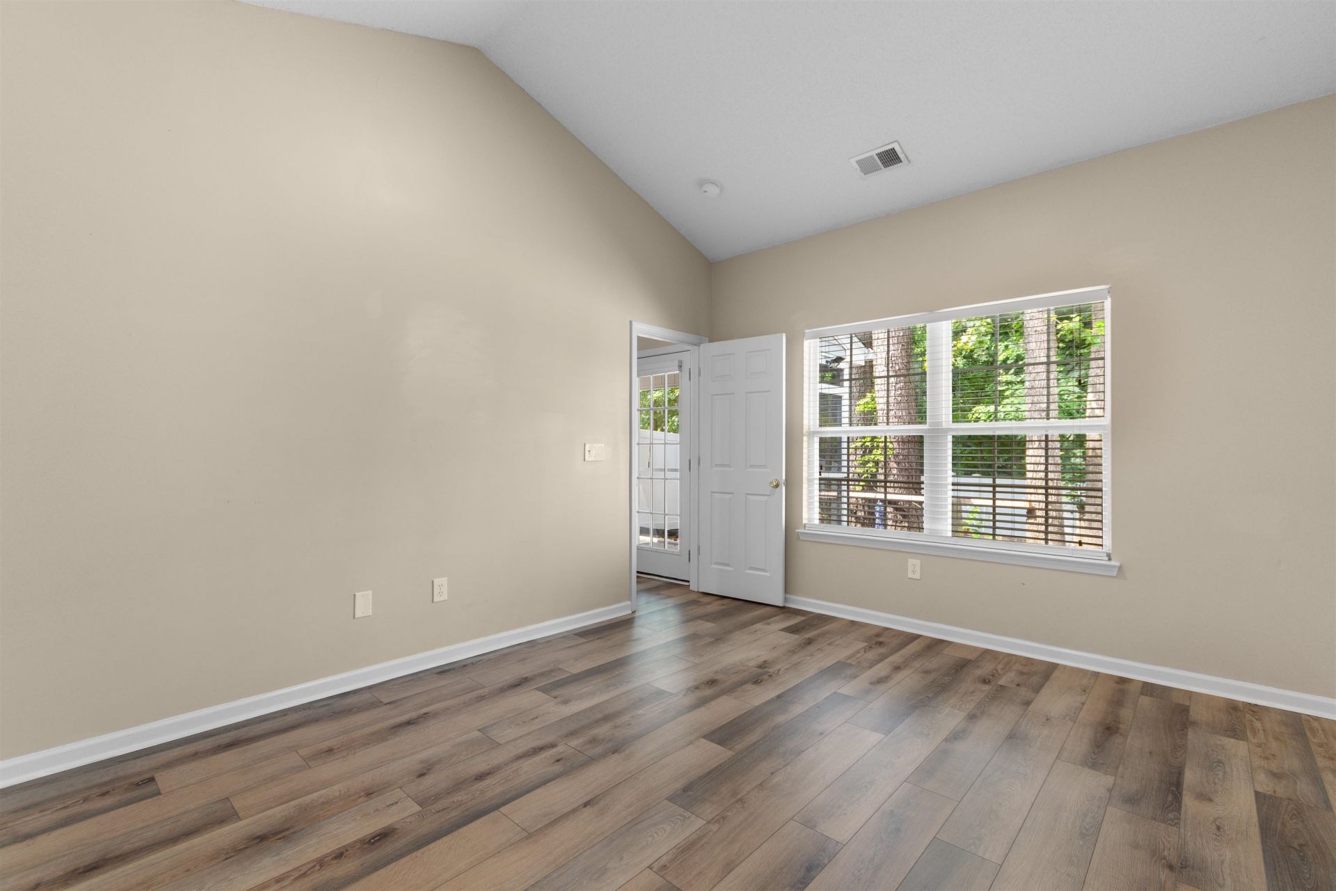 625 Riverward Dr. Photo 22