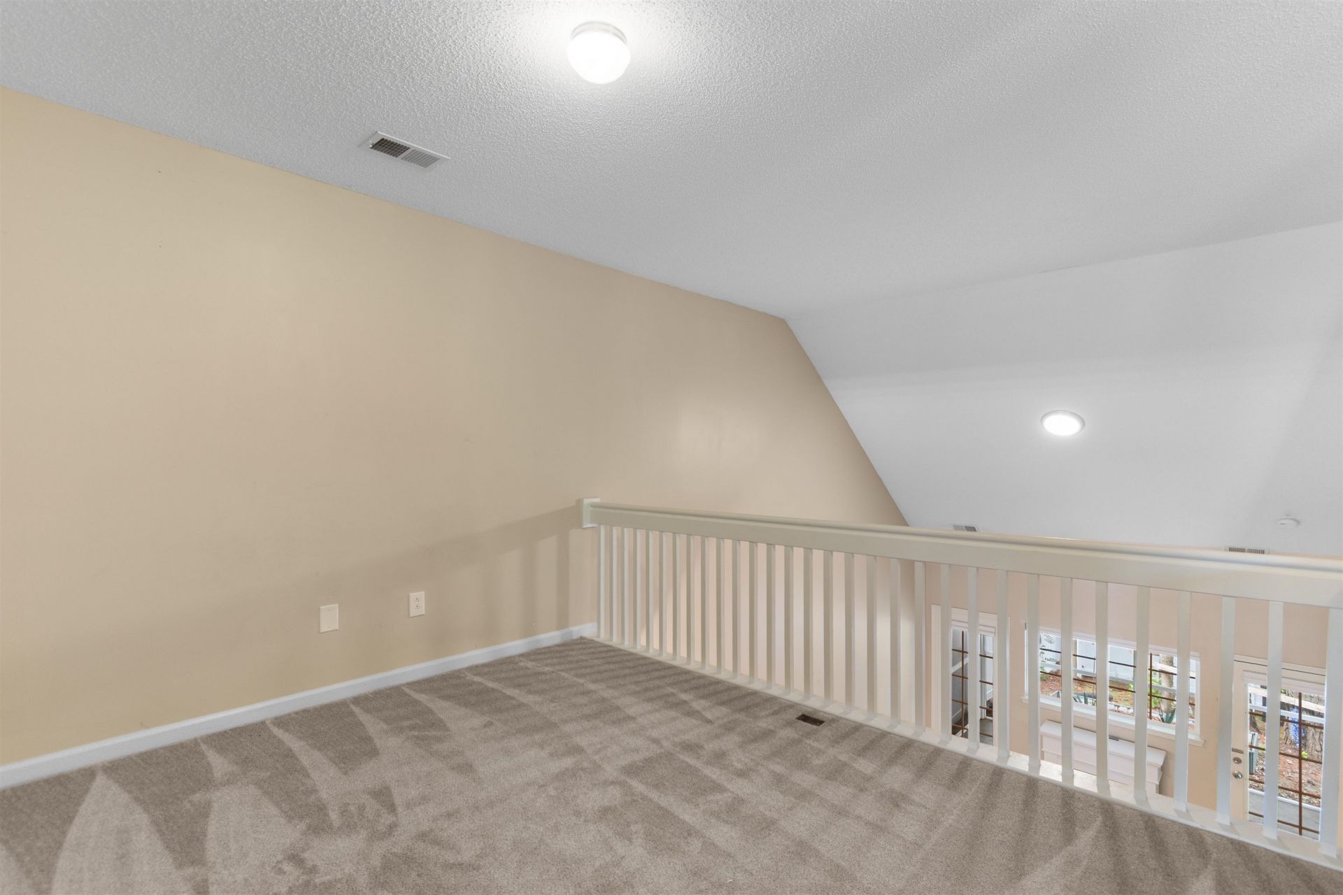 625 Riverward Dr. Photo 32