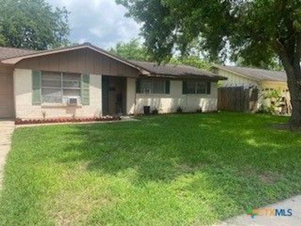 3106 Erwin Avenue , Victoria, TX 77901