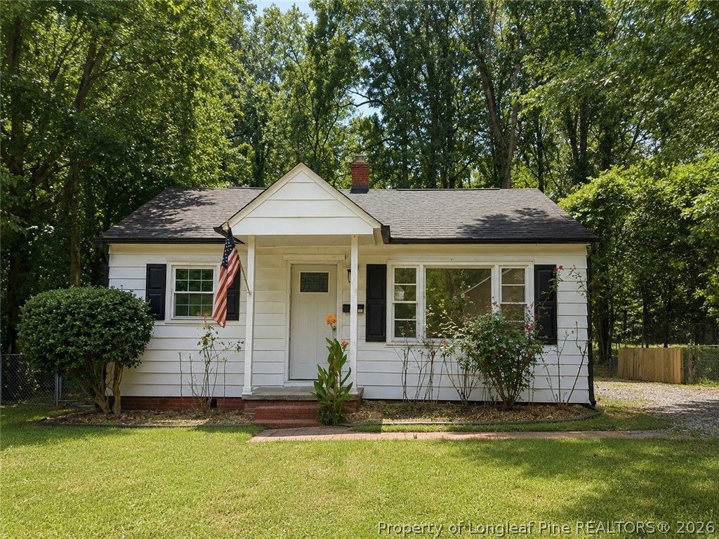 210 Brookwood Avenue, Fayetteville, NC 28301 Main Photo