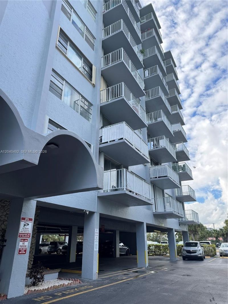 1470 NE 125th Ter , Unit 205, North Miami, FL 33161 Photo
