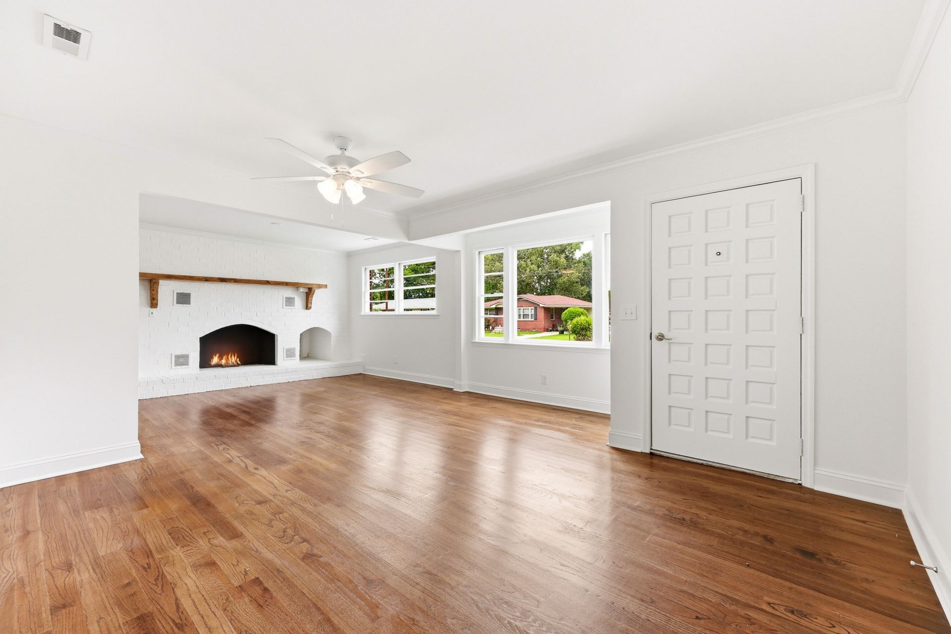 5303 Alvie Street Photo 9