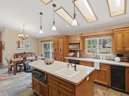 836 Holly Road, Tahoe City, CA 96145 Photo