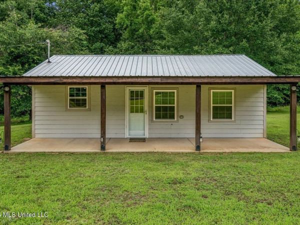 4528 Laws Hill Road, Waterford, MS 38685