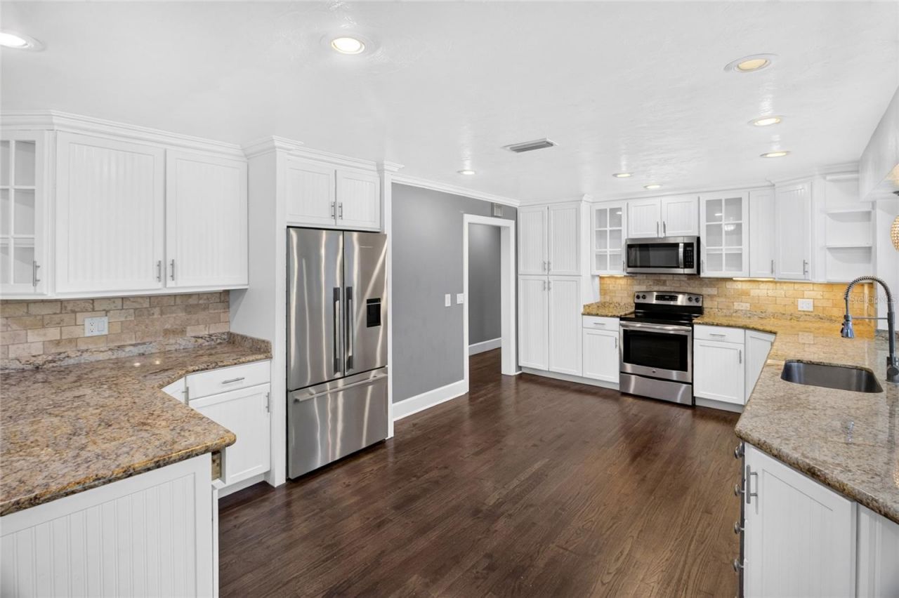 6420 SW 35th Way, Gainesville, FL 32608 Photo