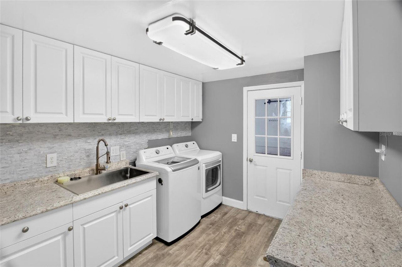 6420 SW 35th Way, Gainesville, FL 32608 Photo