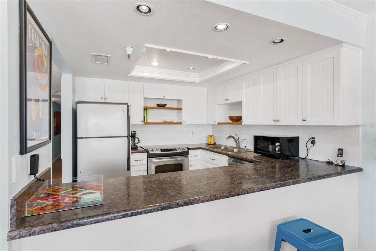 17334 Gulf Boulevard, Unit 203, North Redington Beach, FL 33708 Photo