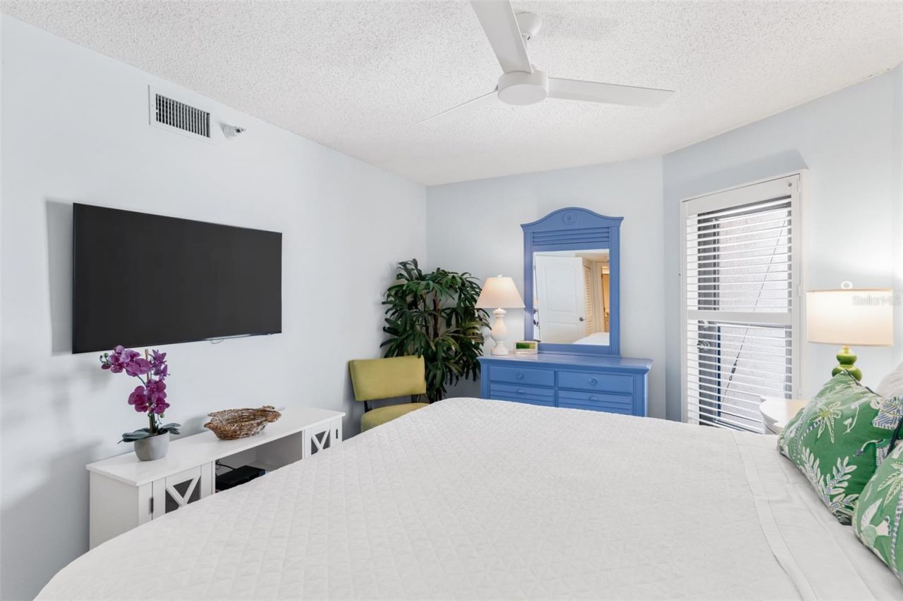 17334 Gulf Boulevard, Unit 203, North Redington Beach, FL 33708 Photo