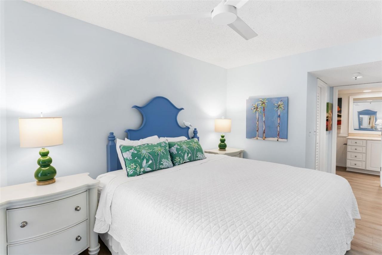 17334 Gulf Boulevard, Unit 203, North Redington Beach, FL 33708 Photo
