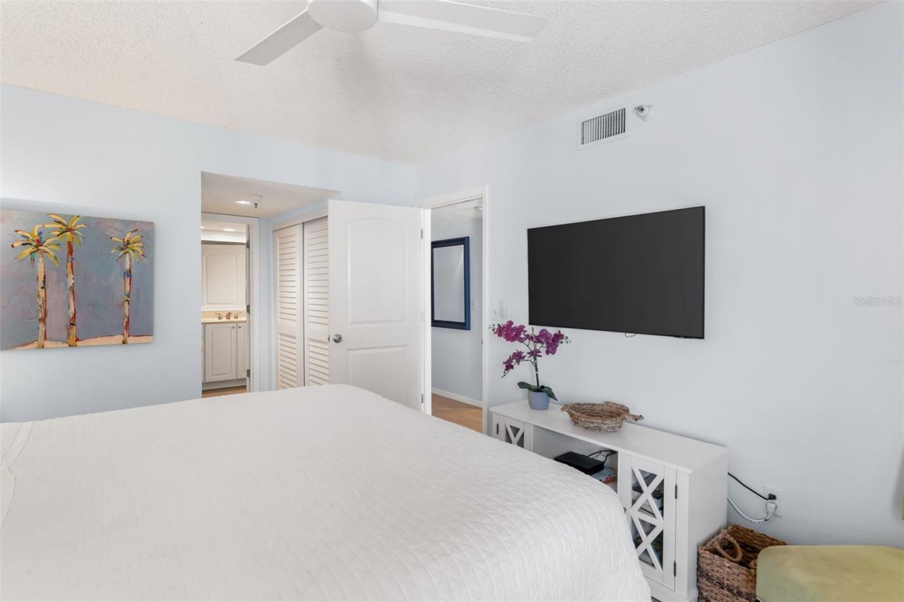 17334 Gulf Boulevard, Unit 203, North Redington Beach, FL 33708 Photo