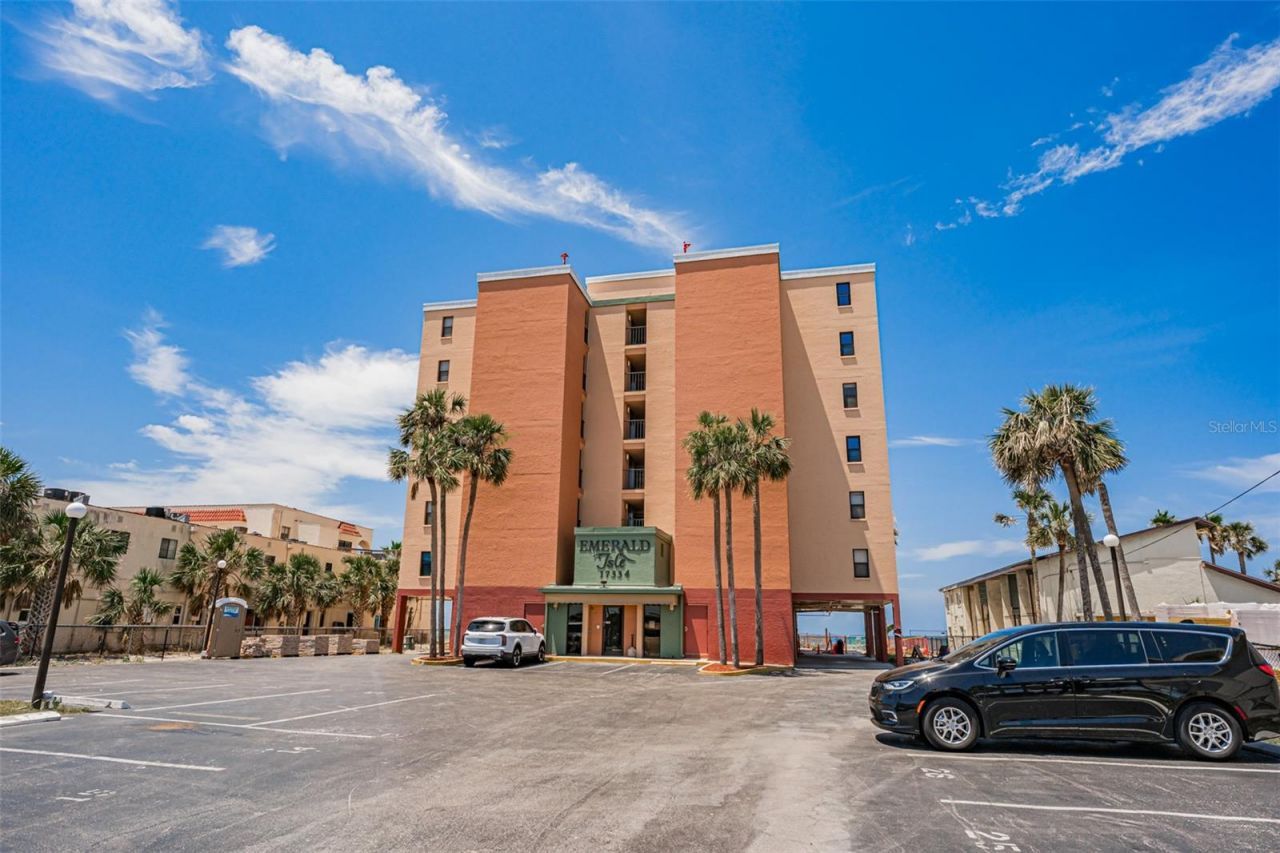 17334 Gulf Boulevard, Unit 203, North Redington Beach, FL 33708 Photo