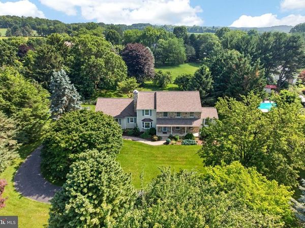 153 E DOE RUN ROAD , KENNETT SQUARE, PA 19348