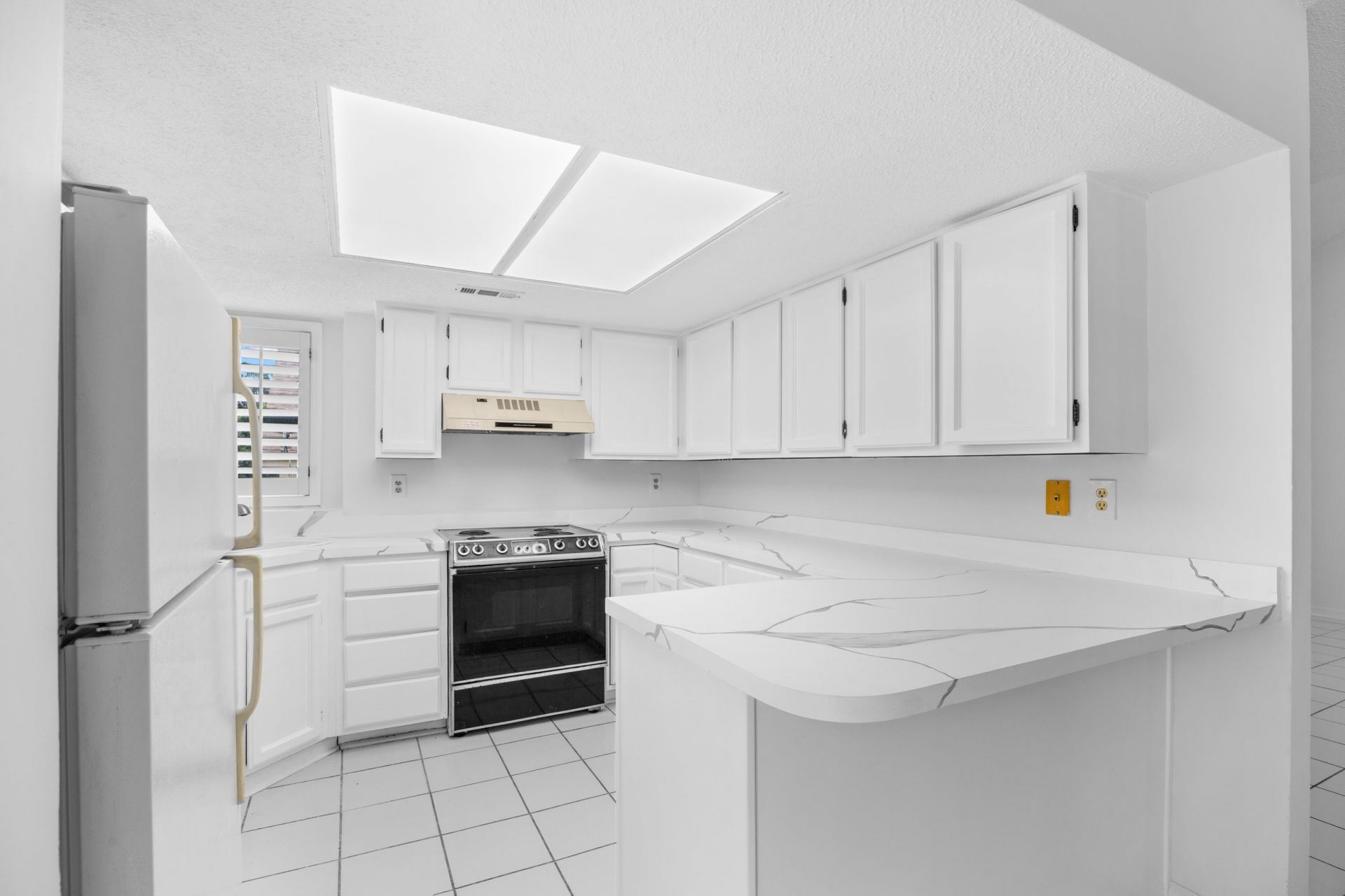 922 Perrin Dr. Photo 15