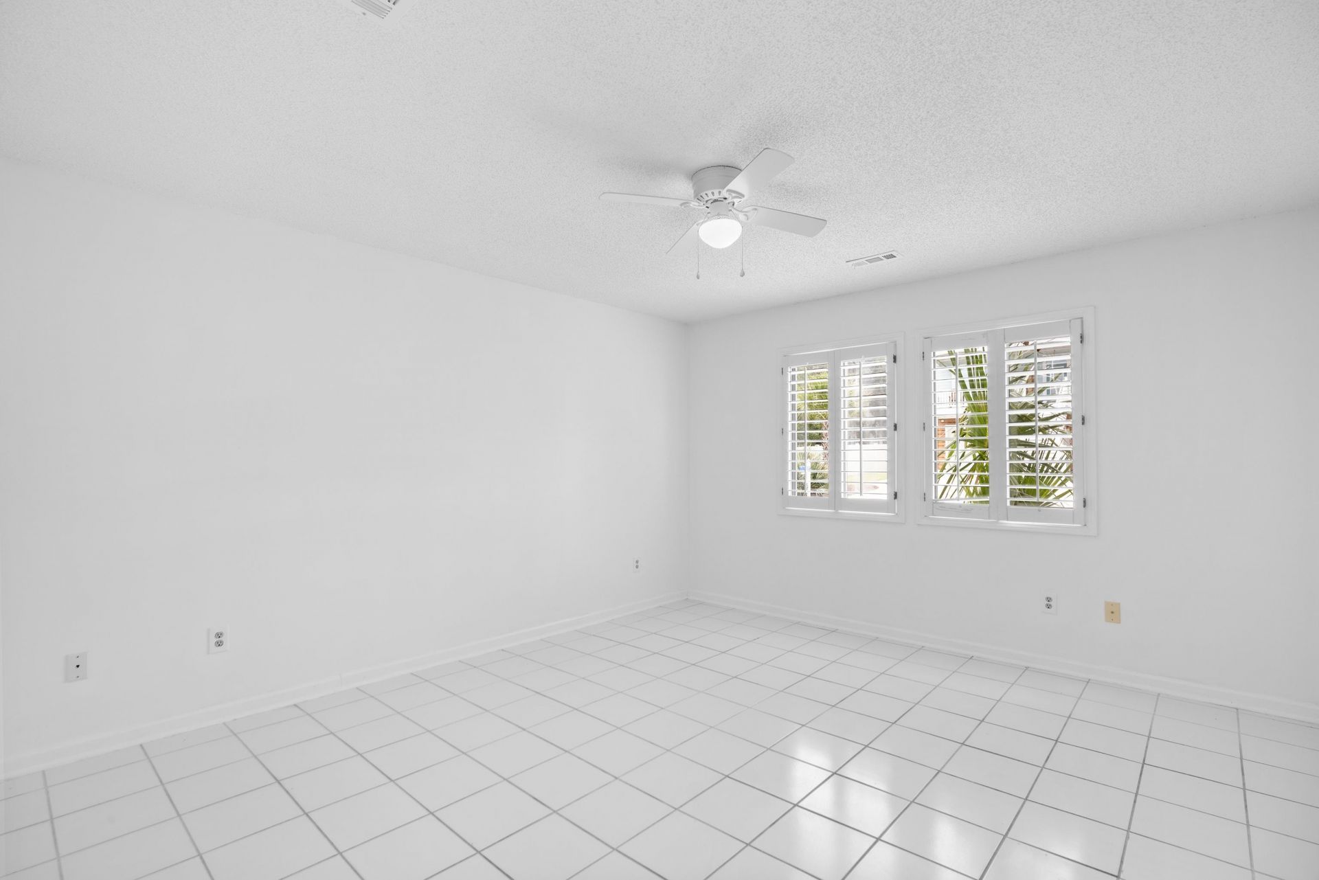 922 Perrin Dr. Photo 17